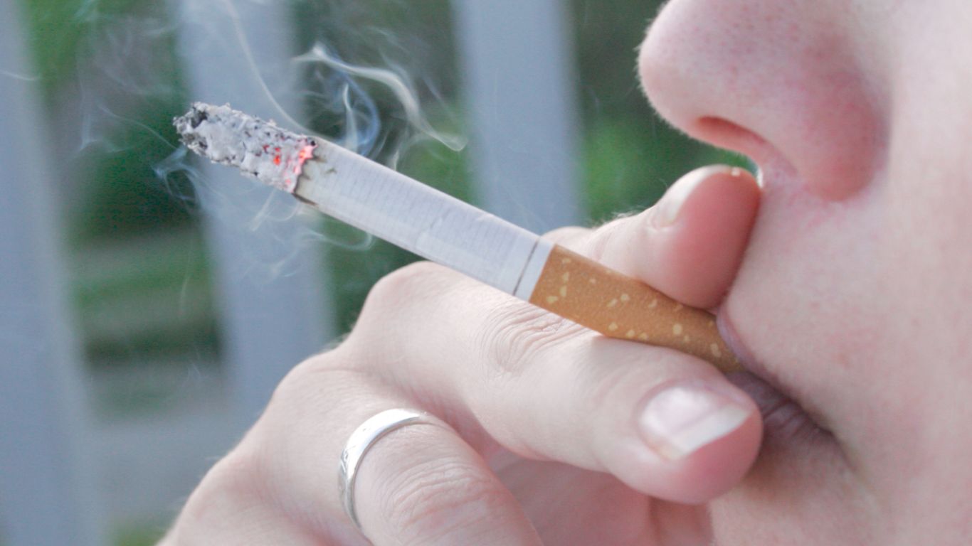 Efectos del tabaco esporádico en tu sonrisa